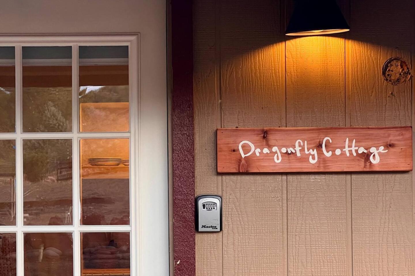 Dragonfly Cottage - Wend'Y Place Off Page Spring コットンウッド エクステリア 写真